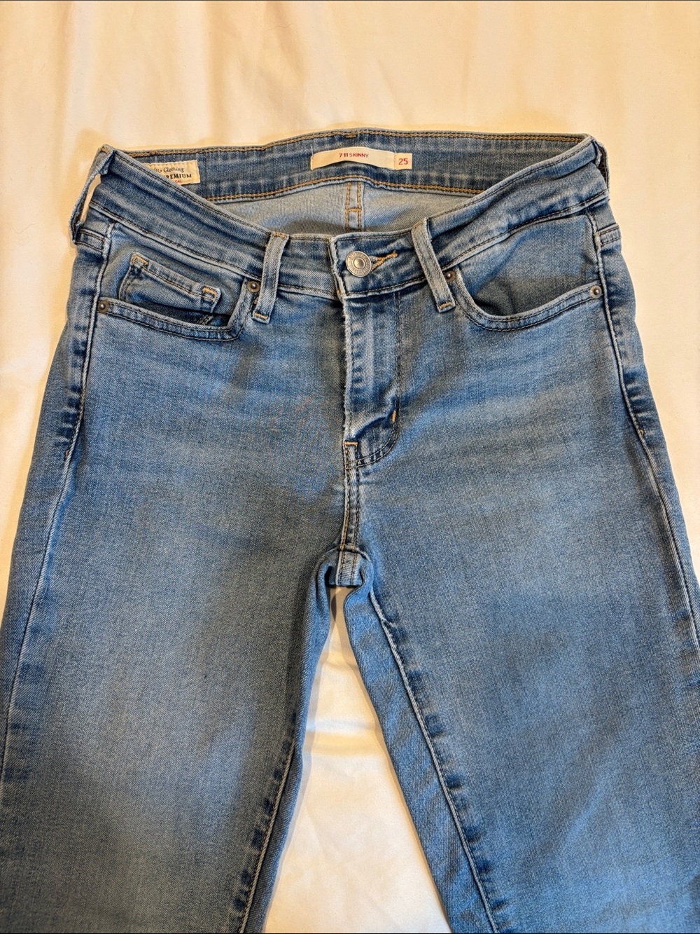 Levi's Light Wash Women's Skinny Jeans